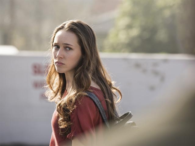 Fear The Walking Dead Season 2 Episode 10 Spoilers Do Not Disturb Features Alicia S Continuing Development Into Strong Female Lead Econotimes