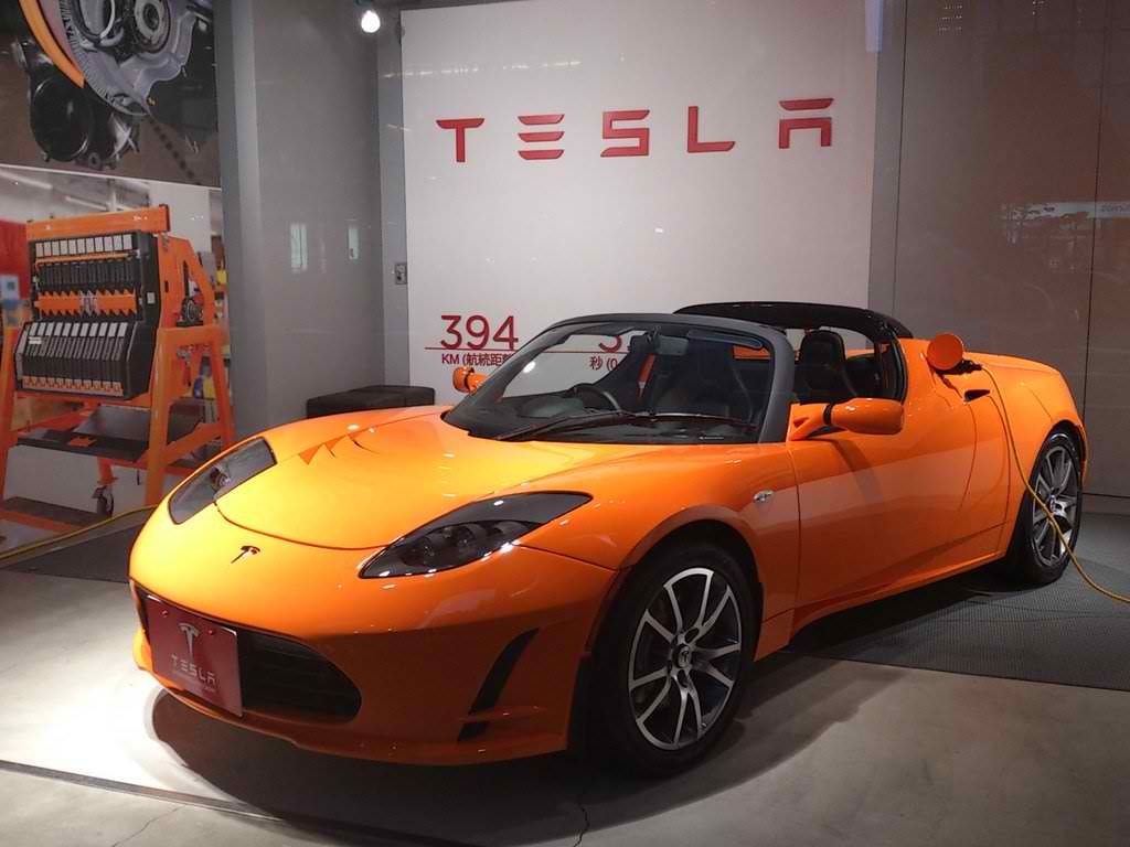 New Tesla Roadster Coming Right Up Fastest Ev Car Econotimes