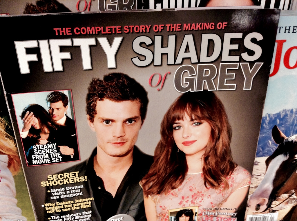 Jamie Dornan Dakota Johnson 18 Fifty Shades Of Grey Stars Involved In Guns And Houses Econotimes