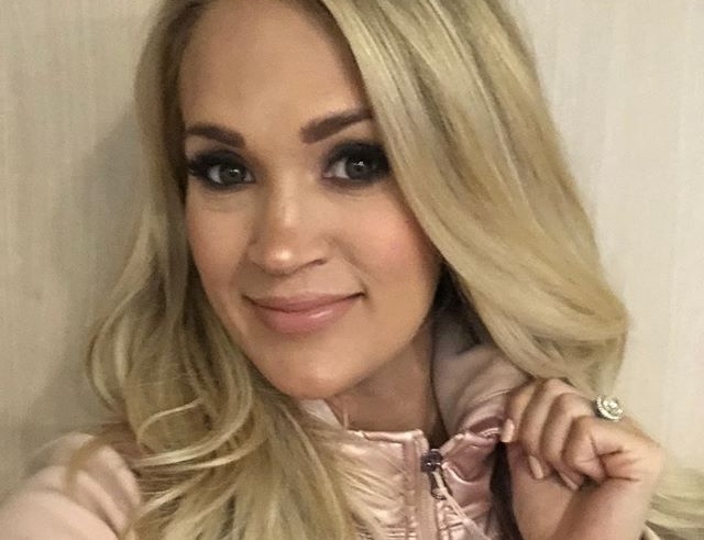 Carrie Underwood 2019: Singer Struggles Over Pregnancy and the Injury ...
