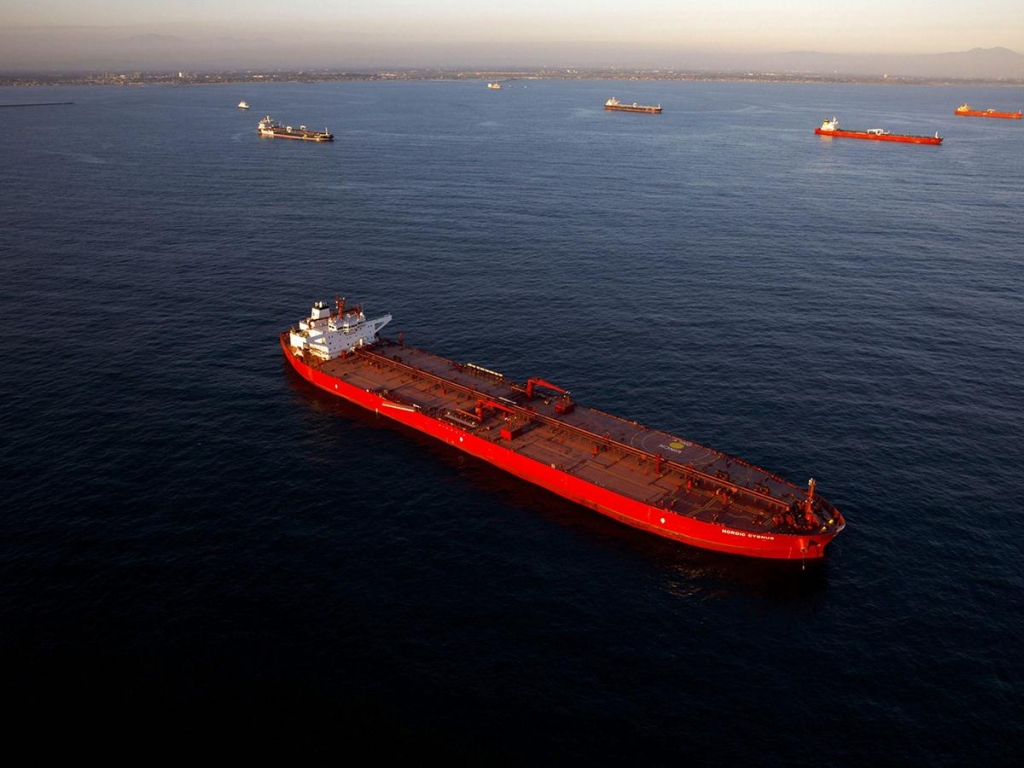 China turns to ships to store an enormous amount of oil - EconoTimes