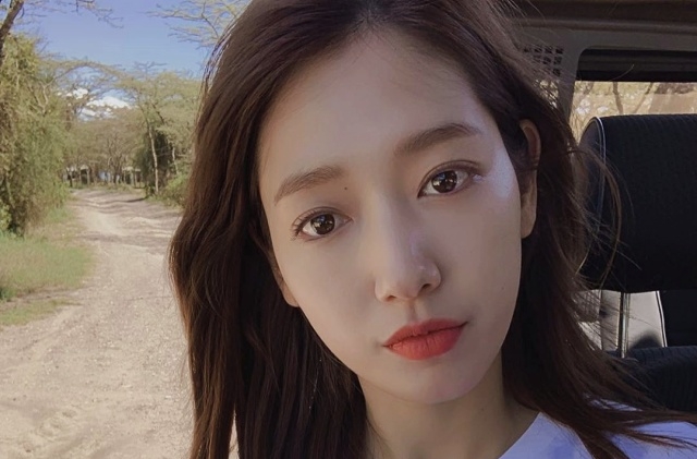 Park Shin Hye Alive Gains Love On Netflix With Movie Critics Saying It S The Best Zombie Movie On The Streaming Site Econotimes