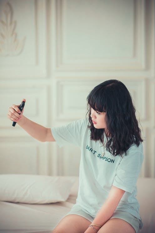 Selfie culture: what your choice of camera angle says about you - Vimarsana News