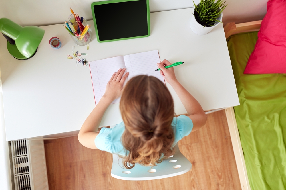 Kids with a desk and a quiet place to study do better in school, data shows - Vimarsana News