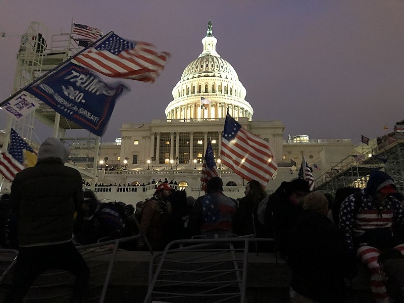 Capitol riots: Insurrectionist charged with assaulting Brian Sicknick ordered released awaiting trial - Vimarsana News
