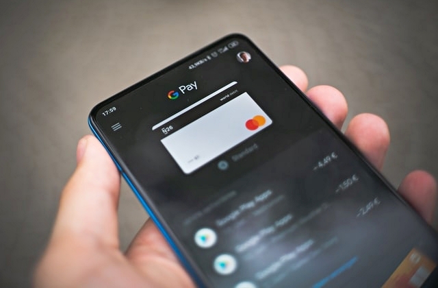Google reportedly ditches plans to add bank account service to its users - Vimarsana News