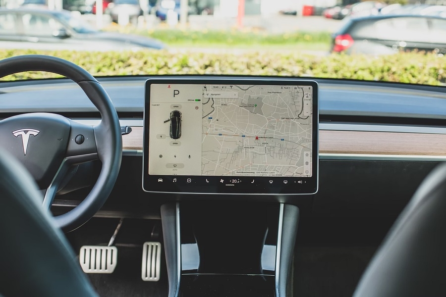 Tesla halts Full Self-Driving beta 10.3 rollout, Elon Musk says they're 'seeing some issues' - Vimarsana News