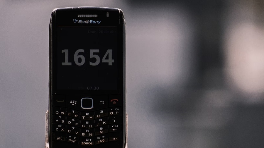 BlackBerry devices using legacy OS and services 'will no longer reliably function' in early January 2022 - Vimarsana News