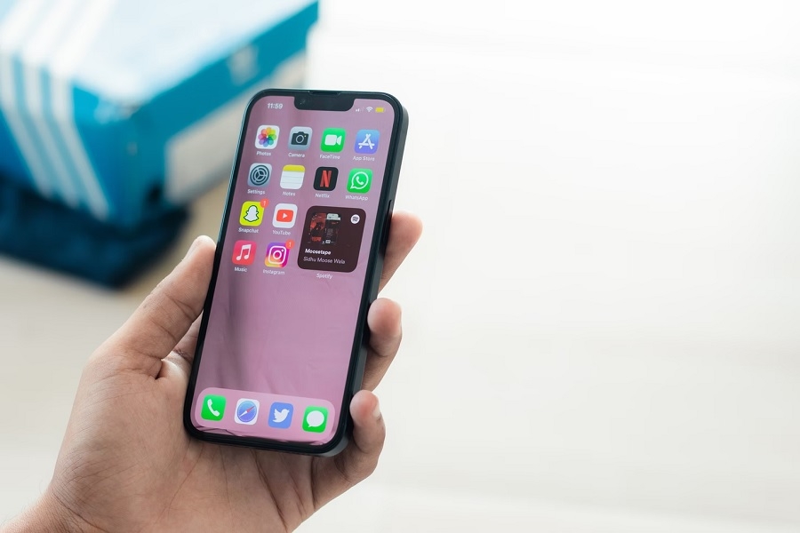 iPhone 13 does not support built-in noise cancellation for phone calls, Apple confirms - Vimarsana News
