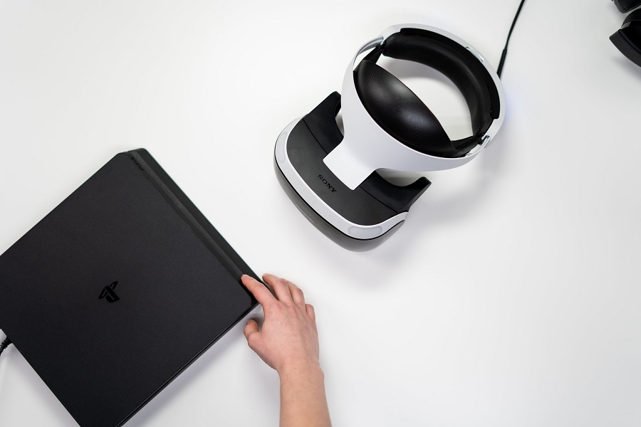 PlayStation VR2: Sony reveals headset's official design, says it's inspired by the PS5 - Vimarsana News