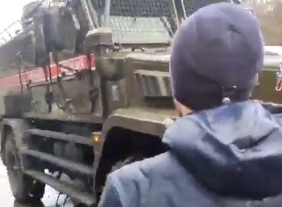 Ukraine: nonviolent resistance is a brave and often effective response to aggression - Vimarsana News