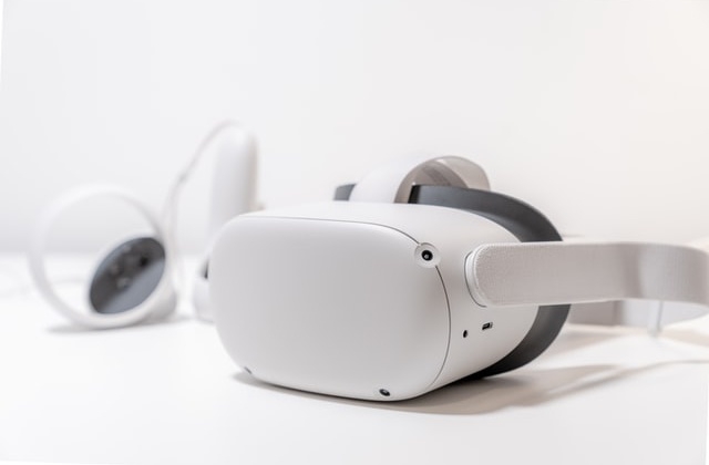 Facebook to launch first retail showroom for its VR headsets - Vimarsana News