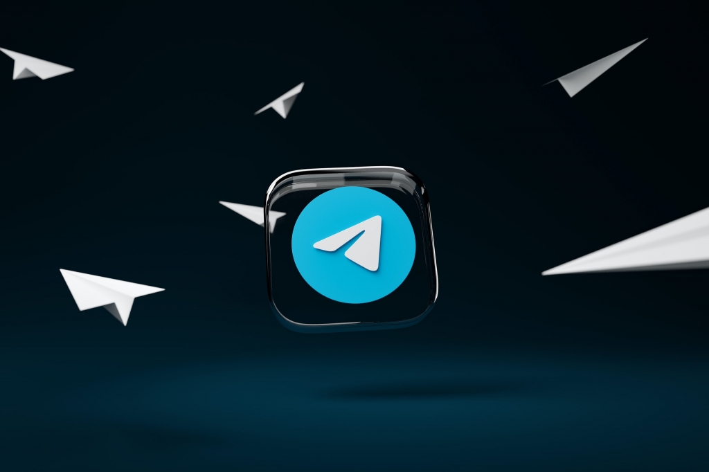 Telegram Premium is spotted in beta and could offer exclusive stickers and more emoji reactions - Vimarsana News