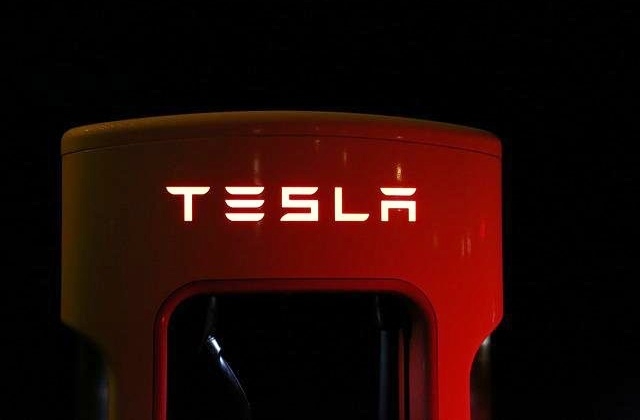 Dow Jones axes Tesla from S&P 500 ESG index over racial discrimination, handling of EV autopilot crashes - Vimarsana News