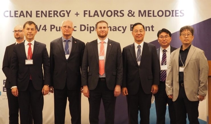 Česká republika, Maďarsko, Polsko a Slovensko sdílejí znalosti o čisté energii se Jižní Koreou