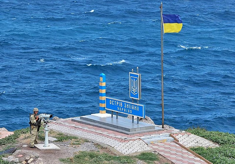 Russia-Ukraine conflict: Russia withdraws from Snake Island, Black Sea outpost - Vimarsana News