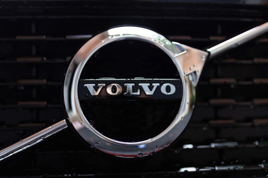 Volvo shutting its plant in China due to new COVID-19 restrictions - Vimarsana News