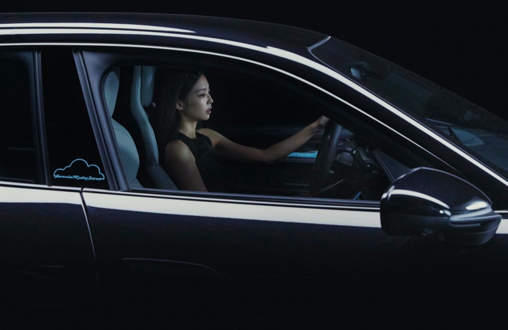 Porsche collaborates with BLACKPINK's Jennie for its special Taycan 4S Cross Turismo - Vimarsana News