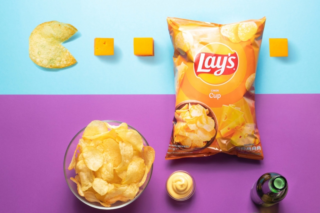 Balenciaga introduces Lay's Potato Chip Bag that costs $1,800 - Vimarsana News